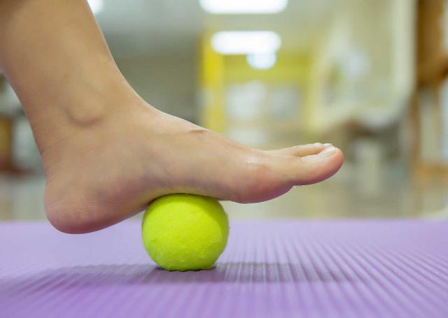 Rolling stretch for treatment of plantar fasciitis